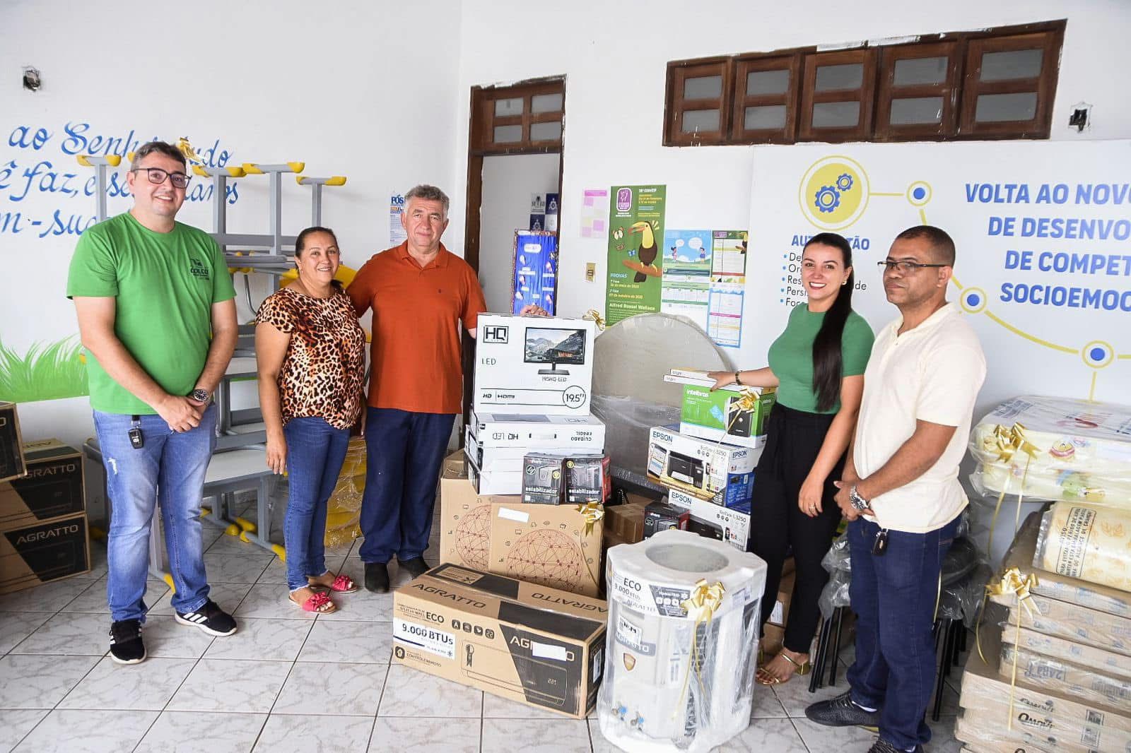 Mais MÓVEIS e EQUIPAMENTOS nas Escolas Públicas de Dom Pedro. 