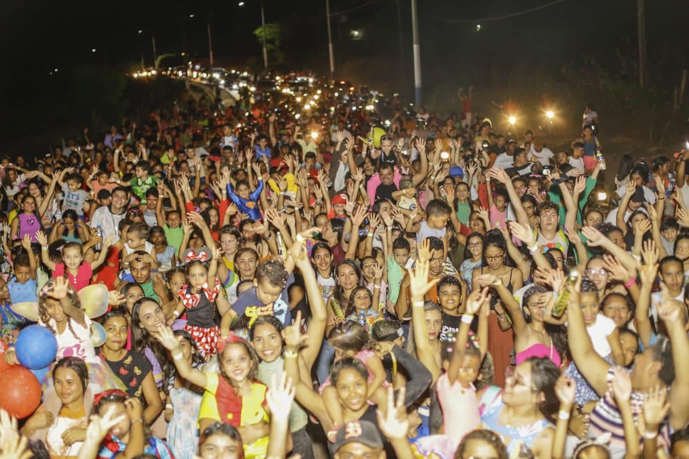Registros de um carnaval fora de época em pleno Dia das Crianças!